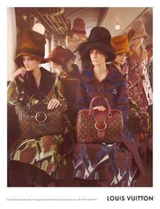 Meisel_Louis_Vuitton_Fall_Winter_12_13_07.thumb.png.e34907669c030f59c282c95453b2de52.png