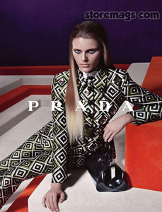 Meisel_Prada_Fall_Winter_12_13_04.thumb.png.7fbe1c28da70bcf06727b047395789d0.png