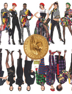 Meisel_Versace_Fall_Winter_18_19_03.thumb.png.50fc8d8e156c5afca362008a14be3900.png