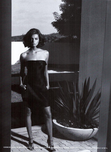 Meisel_Vogue_Italia_October_2003_30.thumb.png.759f8ac7e96bcdebc275d9d1f6caf887.png