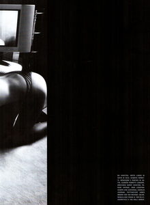 Munro_Vogue_Italia_October_2003_06.thumb.png.0204e2e3a48c6b28436f5669e1088027.png