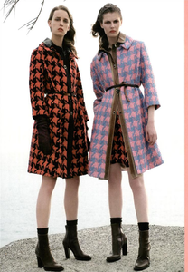 Testino_Miu_Miu_Fall_Winter_03_04_01.thumb.png.2f2cecfa31a063ce88d83fc36ef0d57e.png