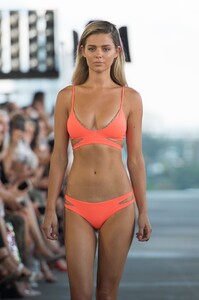 acacia-show-miami-swim-fashion-week-spring-summer-2019-13.jpg