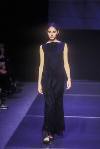 alberta-ferretti-fw-1998-3.thumb.jpg.08f732339930306a112ee00e71364fe2.jpg