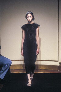 alberta-ferretti-ss-1998-4.thumb.jpg.c0689577724b3f163a743a4ea53114bf.jpg