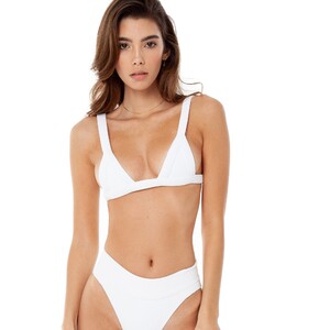 are-you-am-i_cindy-mello_nuri-triangle-swim-top-0397_2000x.jpg