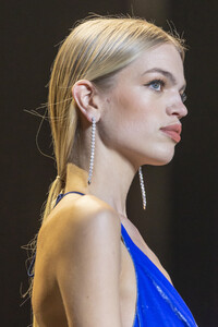 cushnie-clp-rf19-0812.thumb.jpg.4c7b22c09876d1b7542992172213f076.jpg