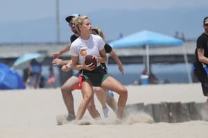 hailey-clauson-playing-flag-football-on-venice-beach-06-23-2019-3.jpg