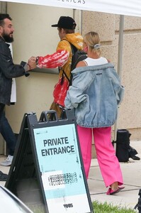 hailey-rhode-bieber-and-justin-bieber-arriving-at-church-in-miami-06-14-2019-6.jpg