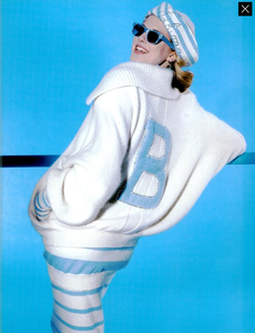 Barbieri_Blumarine_Spring_Summer_1985_04.thumb.png.0d33cd2e5d62a2ab9f5168cd802bfdfd.png