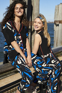 DVF-Prefall-19-Campaign.jpg