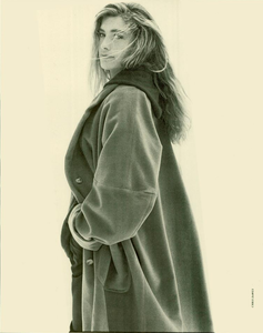 Davies_Ixia_Promotional_Vogue_Italia_July_August_1988_05.thumb.png.7f5f19a581efa1bec327044f0b6161a1.png