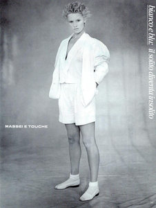 Demarchelier_Vogue_Italia_January_1985_14.thumb.png.c8a30c25e134992b1636a1af846dd762.png