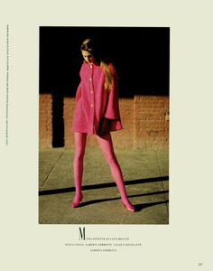 Elgort_Vogue_Italia_July_August_1988_08.thumb.png.04432e5a9f1418bc9bffc0e470c3767a.png