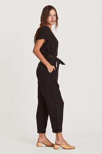 LALUNA_ONYX_JUMPSUIT_02_7fa6d40c-110b-446c-90f4-f76a2bf99405_2048x2048.jpg