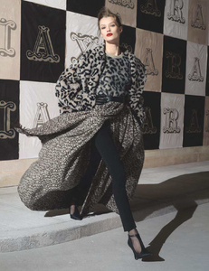 Meisel_Max_Mara_Fall_Winter_18_19_01.thumb.png.e248c6998e603722092856c5f53c58ef.png