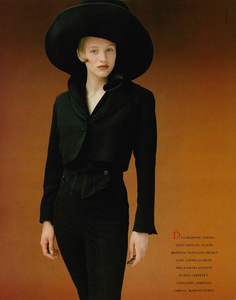 Thomas_Vogue_Italia_July_August_1988_03.thumb.png.1af0659bdbefb6bc6bd91898e3a7e53c.png