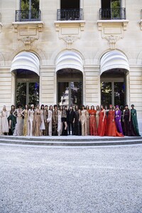 backstage-defile-zuhair-murad-automne-hiver-2019-2020-paris-coulisses-102.thumb.jpg.6e1f928ba0f22d57b74320dd534dad11.jpg