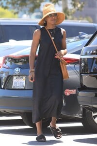 kelly-rowland-shopping-at-the-container-store-in-west-hollywood-07-22-2019-1.jpg