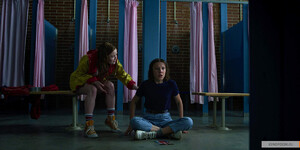 kinopoisk.ru-Stranger-Things-3393619.jpg