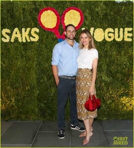 lucy-boynton-vogue-host-tennis-match-dinner-with-andy-roddick-brooklyn-decker-11.jpg