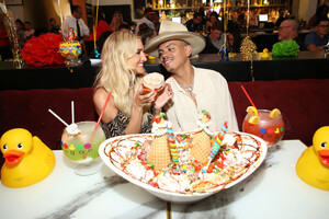 Evan+Ross+Ashlee+Simpson+Ross+Celebrate+Birthday+oKM6GRrWs2fx.jpg