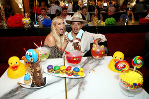 Evan+Ross+Ashlee+Simpson+Ross+Celebrate+Birthday+SWO9xppebRqx.jpg