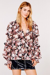 ECLIPSEBLOUSE_BLACKFLORAL_4.thumb.jpg.c78a865697b82478a7d3dcb6ff2b08a8.jpg