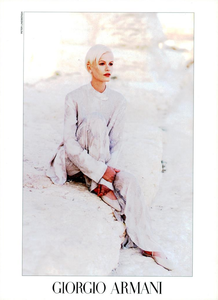 Lindbergh_Giorgio_Armani_Spring_Summer_1994_06.thumb.png.04495f53831a5fef2af8031c9034a024.png