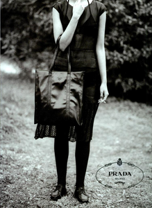 Lindbergh_Prada_Spring_Summer_1994_04.thumb.png.57c37c1ded5092e17f6b52b466b89a3b.png