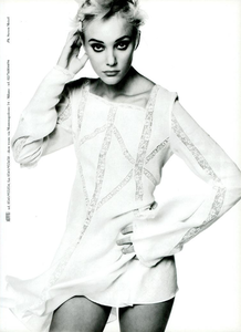 Meisel_Alberta_Ferretti_Spring_Summer_1994_06.thumb.png.4cae62b5e8ff6ef20583798d7cd19660.png