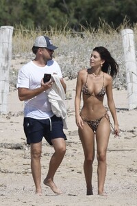 camila-morrone-in-bikini-and-leonardo-dicaprio-on-vacation-in-corsica-08-08-2019-18.jpg