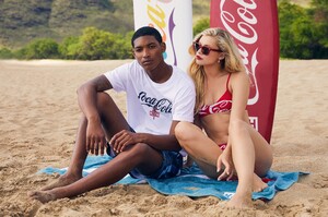 h-19-07-29_KITH-COCA-COLA-CAMPAIGN-HAWAII_Shot05_375.thumb.jpg.2149d94b34a6c63dac72f7c0e45a7d23.jpg