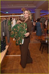 kate-hudson-happy-nature-selfriges-event-01.jpg