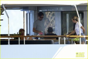 leonardo-dicaprio-yacht-day-camila-morrone-107.thumb.jpg.eafd332b114b0f49b858ec7101ebab94.jpg