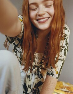 sadie-sink-for-pull-bear-2019-7.jpg