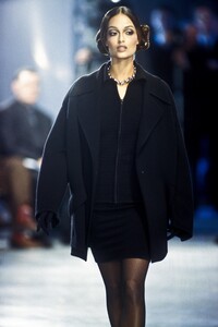 1467708032_ThierryMugler1993WomenRTW2.thumb.jpg.09a0fdb602f98ab978971d6d88622b1e.jpg