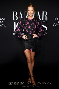 Toni+Garrn+Harper+BAZAAR+Celebrates+ICONS+CyCy_6CWn-ex.jpg