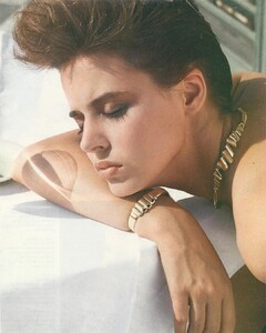 297863331_vogueitalia1982bydickballarian01.thumb.jpg.960a4a27a05ada6ed6b0a1938e0c1d19.jpg