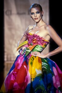 601841548_ChristianDior1995HauteCouture151.thumb.jpg.e7d0d273c6423c3da85098bd050cd4cf.jpg