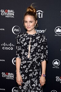 763751820_Dianna-Agron---2019-Global-Citizen-Festival_-Power-The-Movement-03(1).thumb.jpg.57fbbed39b6db92d6ef741e7cf7c0ed1.jpg