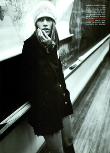 Campus_Meisel_Vogue_Italia_March_1994_06.thumb.png.c8cfc49d8c56485682eccb5003b322c4.png