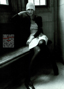 Campus_Meisel_Vogue_Italia_March_1994_11.thumb.png.7a6978b9a3a9150e382b2dfd113f5d5f.png