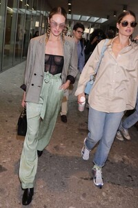 Candice-Swanepoel-and-Doutzen-Kroes---Leaving-Max-Mara-Show-28-586x879.jpg