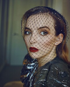 Jodie-Comer-Town-Country-Magazine-2019-005.jpg