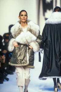 angelo-tarlazzi-fw-1992-2.thumb.jpg.d0d38c05335ccd63f2bc324c2b1eb70a.jpg