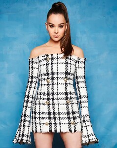 hailee-steinfeld-tribeca-tv-festival-portraits-september-2019-1.thumb.jpg.c401622be95c31cec02c223165b54c6b.jpg