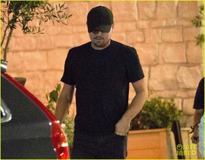 leonardo-dicaprio-avra-dinner-date-camila-morrone-05.jpg