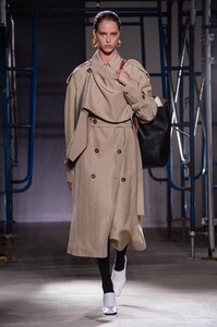 proenza-schouler-ss20r1.thumb.jpg.d100045ec7f76ef6b37b18a25d8511ac.jpg