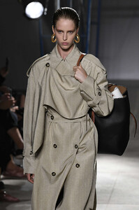 proenza-schouler-ss20r3.thumb.jpg.c5bde35d061130bf6d6128c5599aa7b8.jpg